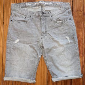 Men's Mossimo Supply Co. Gray Jean Shorts (size 32)